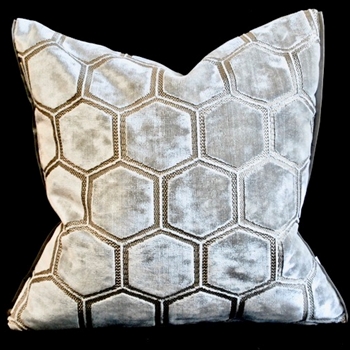 Designers Guild Cushion - Manipur Oyster 17SQ