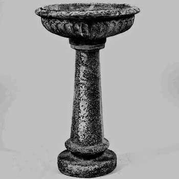 Birdbath Trish 18W/29H Soot